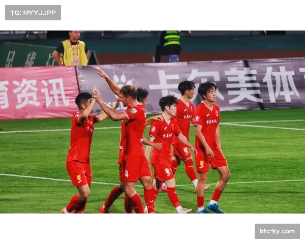 升班马引援策略分化：辽宁铁人重金投入，重庆铜梁龙走性价比路线